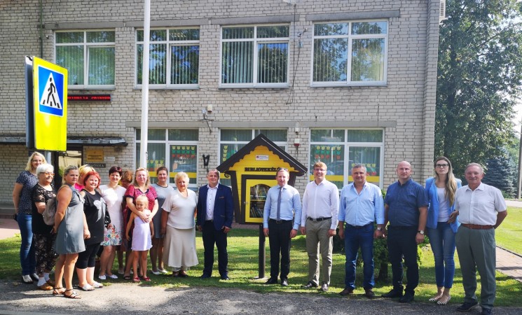 Marijampolės socialdemokratai įrengė lauko bibliotekėles
